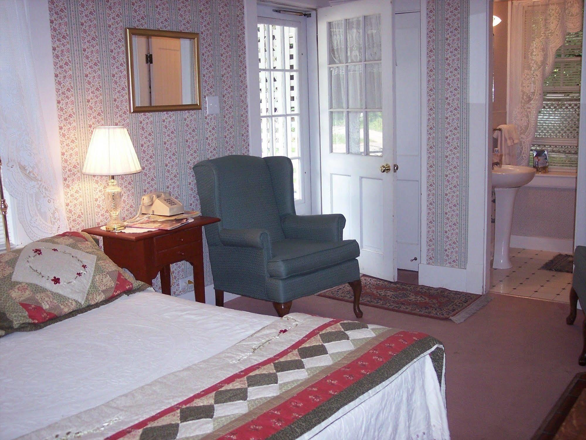 Glen Oaks Inn Intervale ภายนอก รูปภาพ