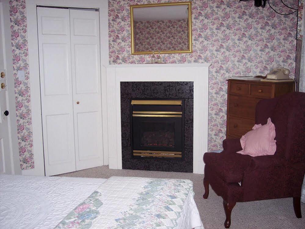 Glen Oaks Inn Intervale ภายนอก รูปภาพ